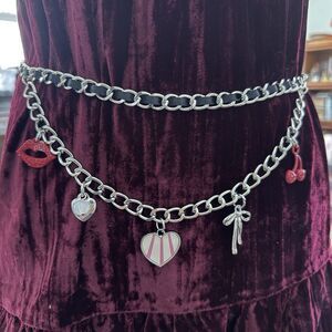 BETSEY JOHNSON Silver Chain Charm Belt M/L Bow Heart Cherries Glitter Lips NWT